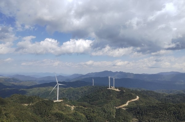 Wind Turbine Bolt Monitoring Deployment of Mountain Wind Farm(圖1)